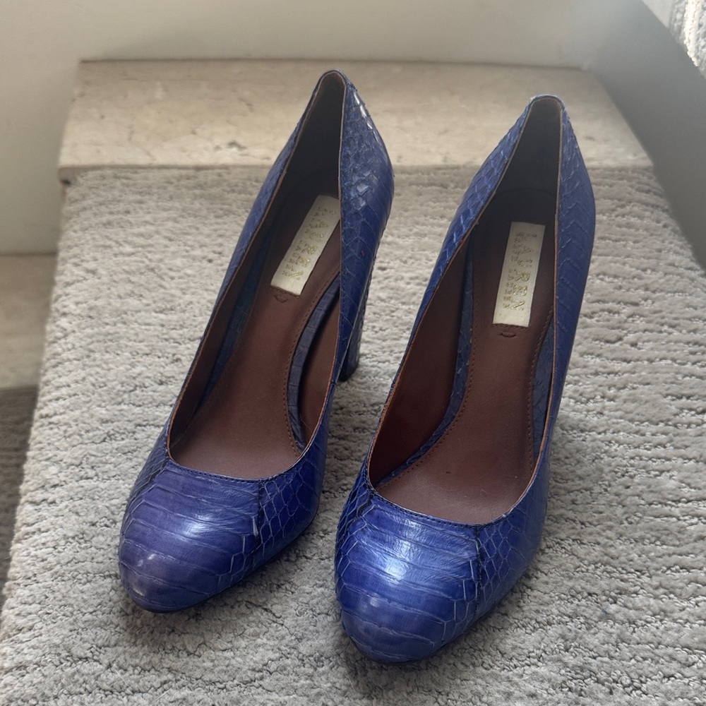 Lauren Ralph Lauren Blue Croc-Embossed High Heel Pumps